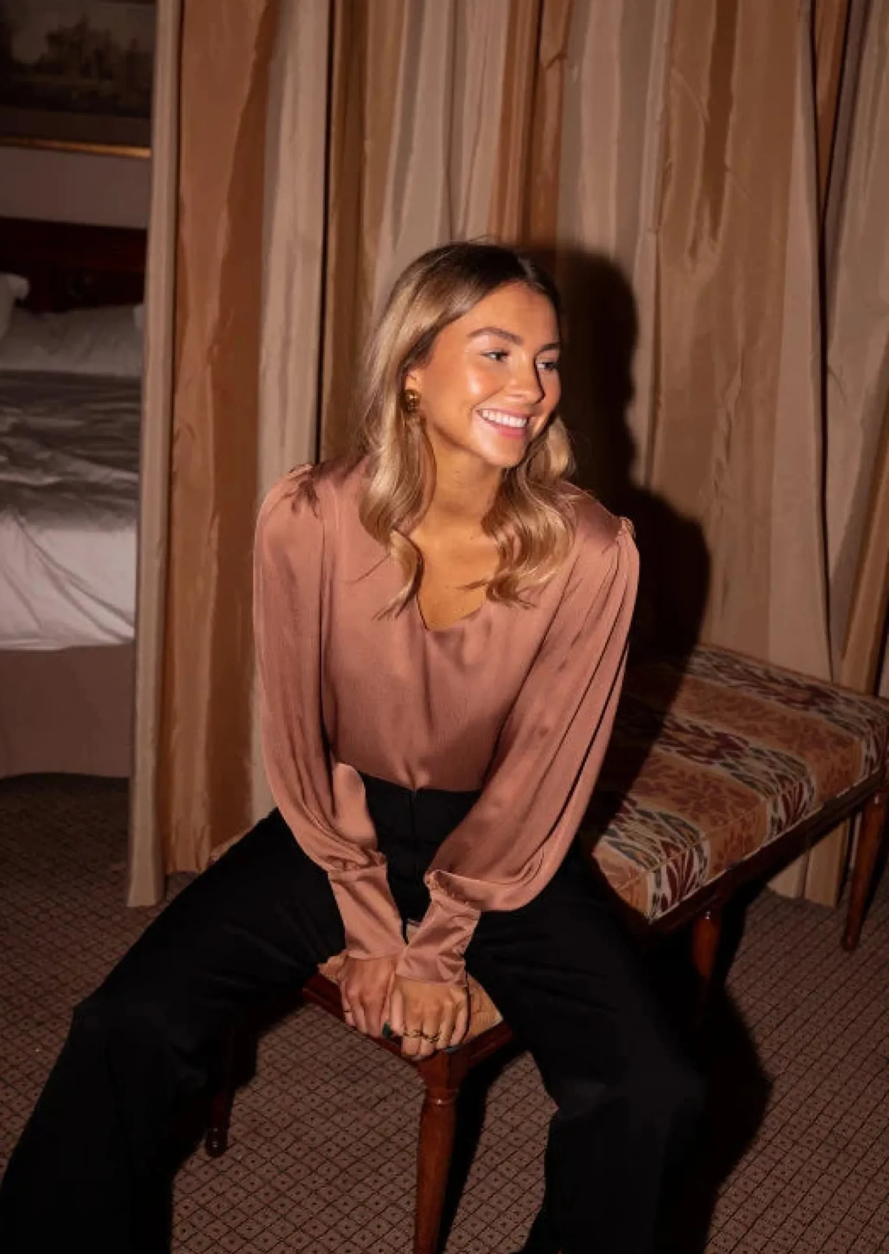 Shop Blouse Angele - Camel - Tissu Satiné - Made in FranceEasy Clothes Femme Chemisiers & Blouses