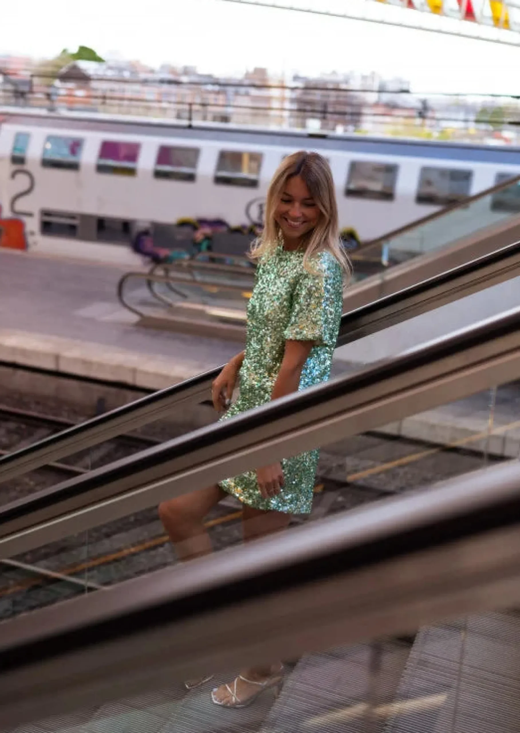 Cheap Blouse Belita verte à paillettes | Blouse dos ouvert | Prêt-à-porter en ligneEasy Clothes Femme Chemisiers & Blouses