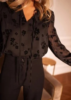 Shop Blouse Maiko - Velours - Noire - Col VEasy Clothes Femme Chemisiers & Blouses