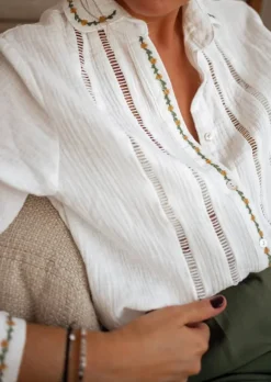 Cheap Chemise Écrue - Beta - Gaze de Coton - Finition BroderieEasy Clothes Femme Chemisiers & Blouses