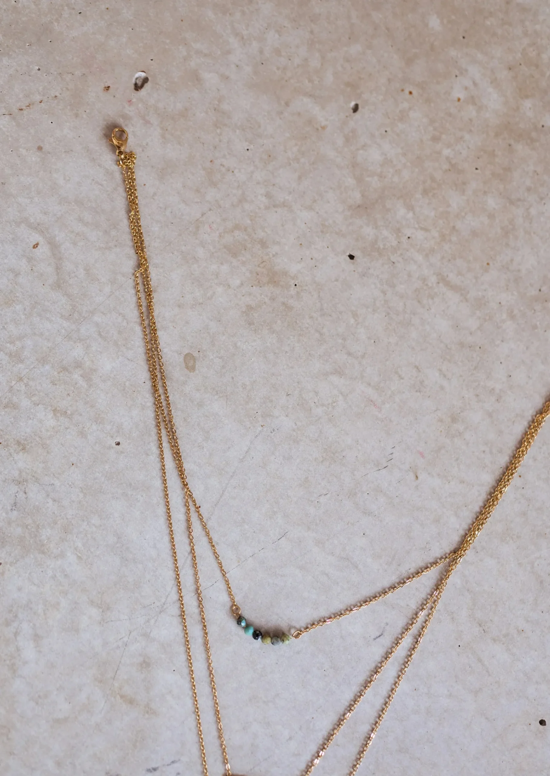 Best Collier Leora doré | Collier triple rangs | Prêt-à-porter en ligne | Easy Clothes Colliers