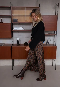 Outlet Jupe Bridget - noire à fleursEasy Clothes Femme Jupes & Shorts