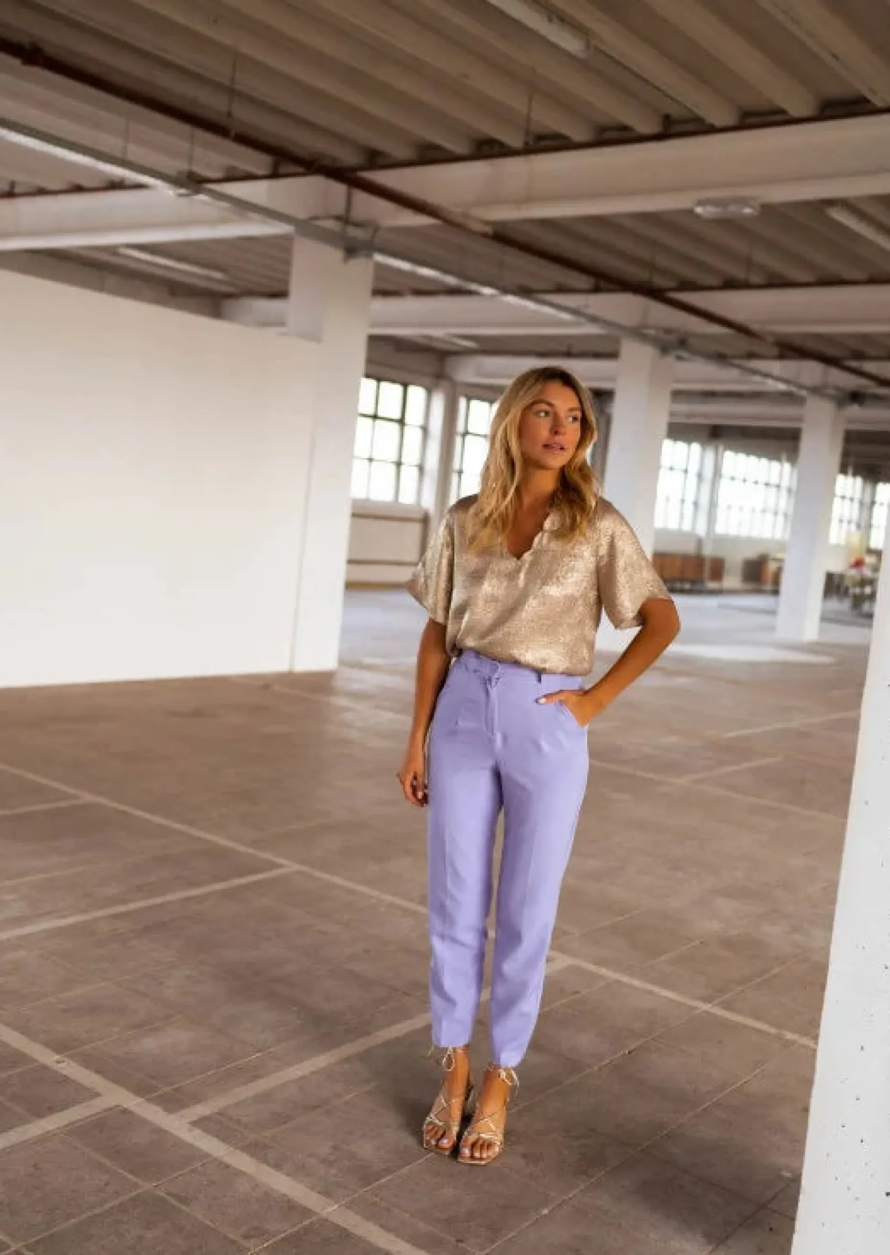 Outlet Pantalon Bila lilas | Pantalon carotte lilas | Prêt-à-porter en ligne | Easy Clothes Femme Pantalons