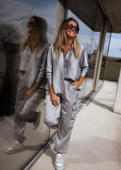 Outlet Pantalon Hardy argenté à poches | Pantalon cargo satiné | Prêt-à-porter en ligne | Easy Clothes Femme Pantalons