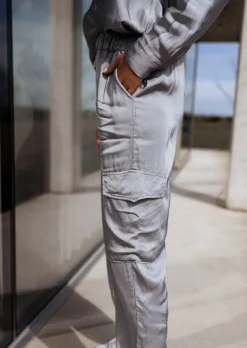 Outlet Pantalon Hardy argenté à poches | Pantalon cargo satiné | Prêt-à-porter en ligne | Easy Clothes Femme Pantalons