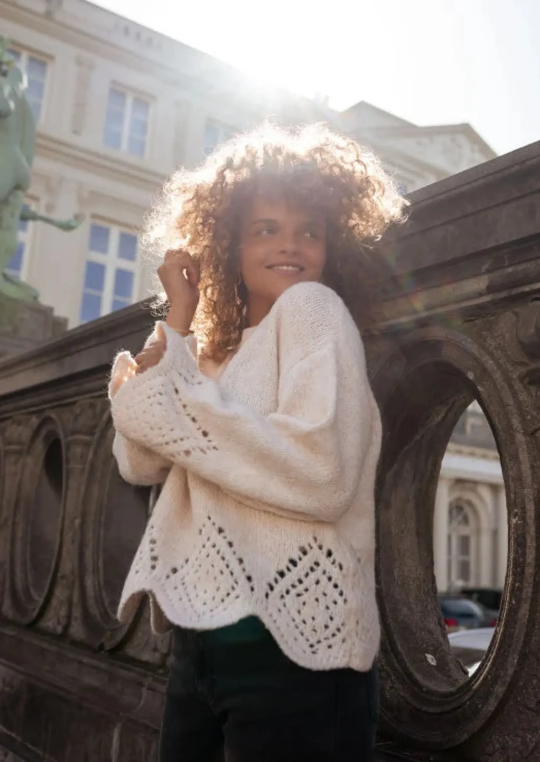 Shop Pull Karl Beige - Manches Amples - Effet BroderieEasy Clothes Femme Pulls & Gilets