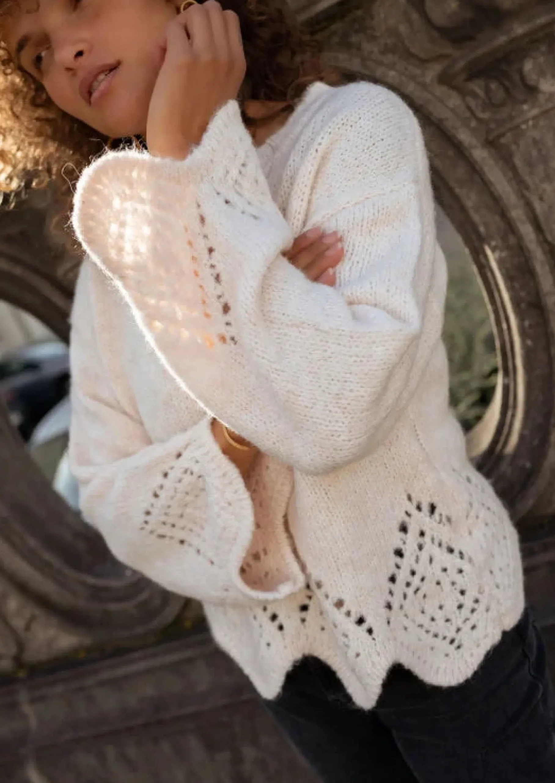 Shop Pull Karl Beige - Manches Amples - Effet BroderieEasy Clothes Femme Pulls & Gilets