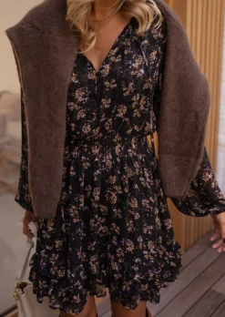 Hot Robe Laurence Noire - Motifs Fleurs - FluideEasy Clothes Femme Robes