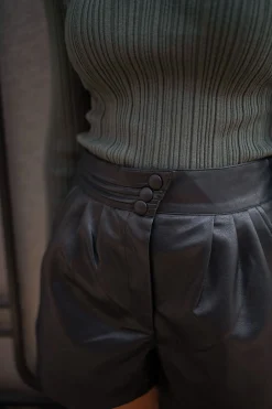 Shop Short Lison - noir en simili cuirEasy Clothes Femme Jupes & Shorts